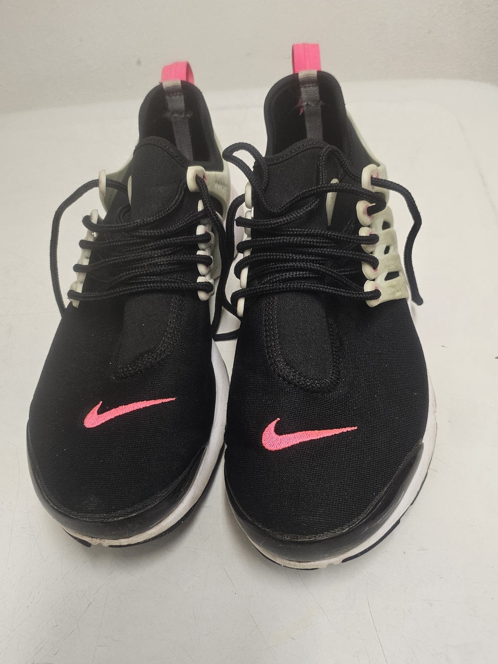 Hot Pink Highlights This Nike Air Presto